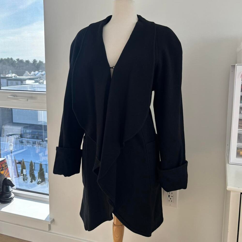 Stephanie Matthews Black Wool 3 Hook Ruffle Mid Length Open Long Sleeve Coat XL